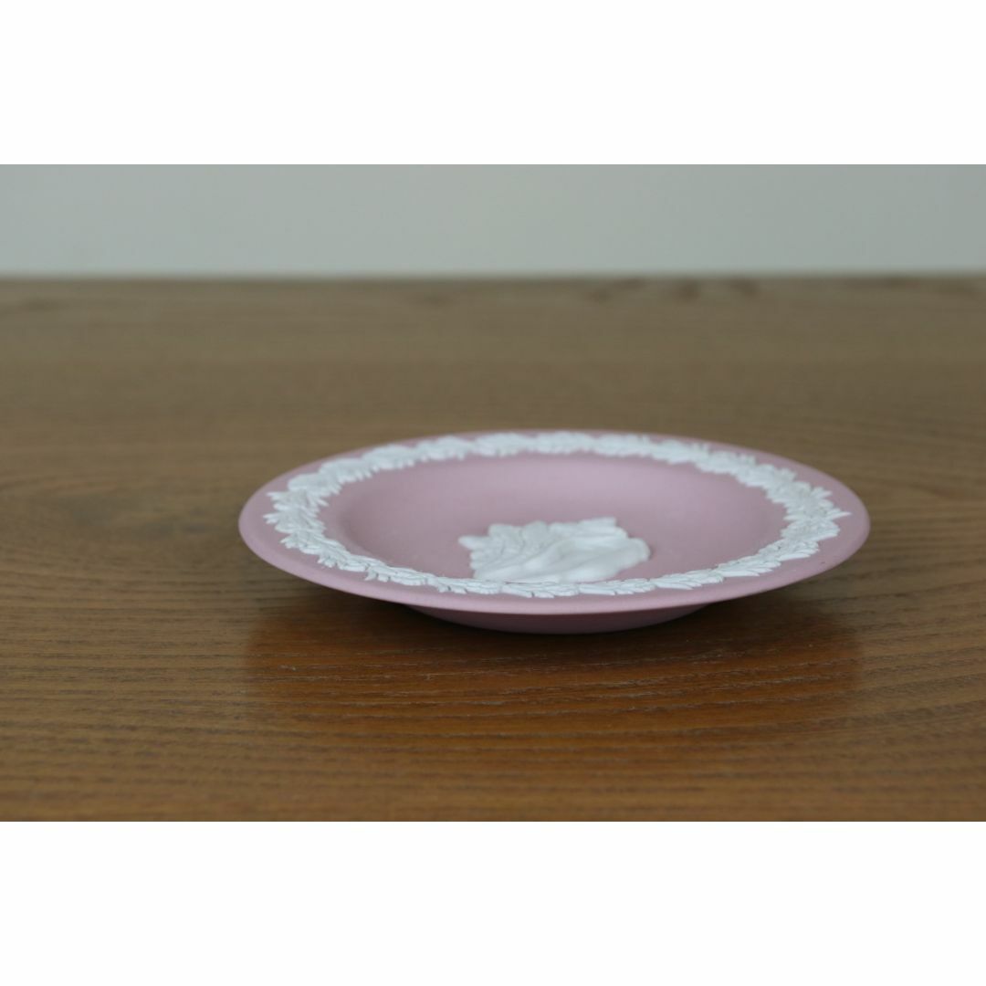 WEDGWOOD(ウェッジウッド)のウェッジウッド　ジャスパー　ピンク　ホラ貝　ラウンドトレイ　ピンディッシュ インテリア/住まい/日用品のインテリア小物(小物入れ)の商品写真