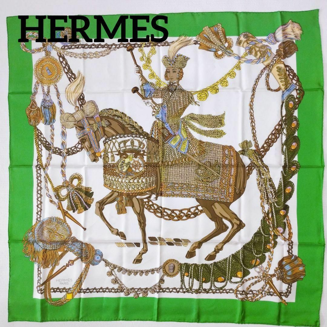 Hermes(エルメス)のエルメス カレ 90 ティンパニ奏者 グリーン 白 Le Timbalier 馬 レディースのファッション小物(バンダナ/スカーフ)の商品写真