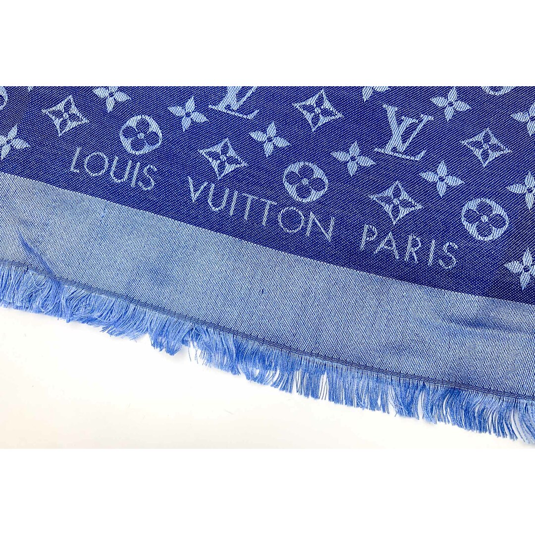 LOUIS VUITTON(ルイヴィトン)のLOUIS VUITTON ルイヴィトン ショール ストール エシャルプ 大判 モノグラムデニム ネイビー ブルー系 M71133 アパレル レディースのファッション小物(ストール/パシュミナ)の商品写真