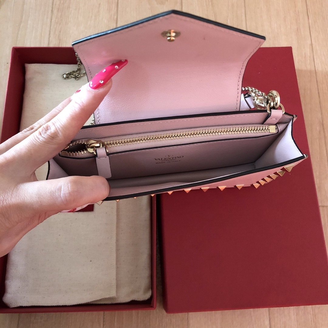 valentino garavani(ヴァレンティノガラヴァーニ)の財布 レディースのファッション小物(財布)の商品写真