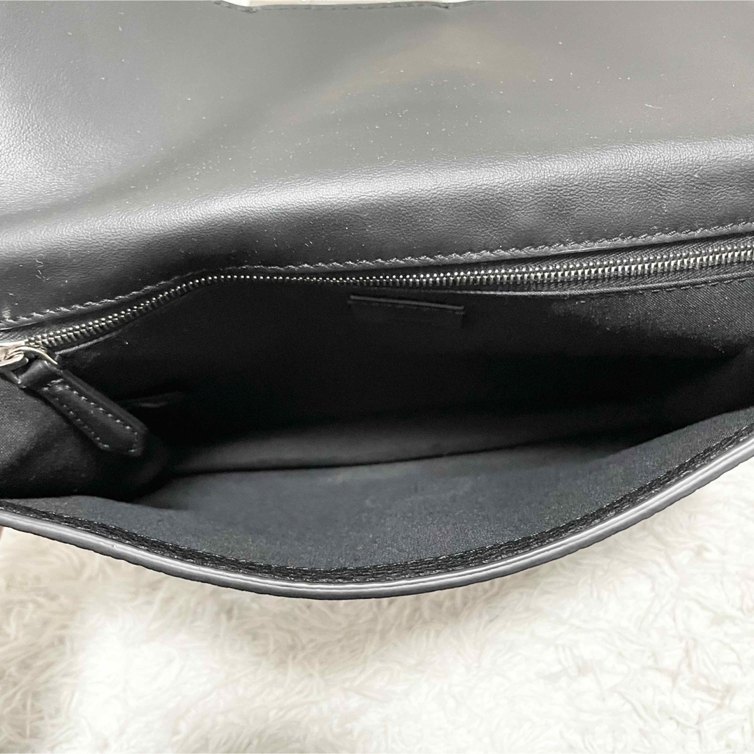 FENDI(フェンディ)のFENDI フェンディ　ショルダーバッグ　マンマバケット　FF金具　ユニセックス メンズのバッグ(ショルダーバッグ)の商品写真