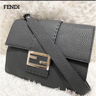 フェンディ(FENDI)のFENDI フェンディ　ショルダーバッグ　マンマバケット　FF金具　ユニセックス(ショルダーバッグ)