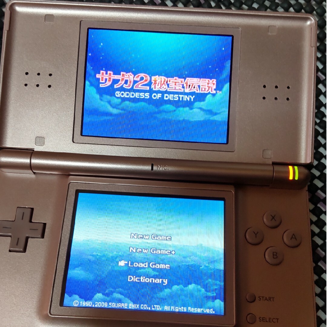 DSlite本体 DSlite 本体人気色 メタリックロゼ エンタメ/ホビーのゲームソフト/ゲーム機本体(携帯用ゲーム機本体)の商品写真