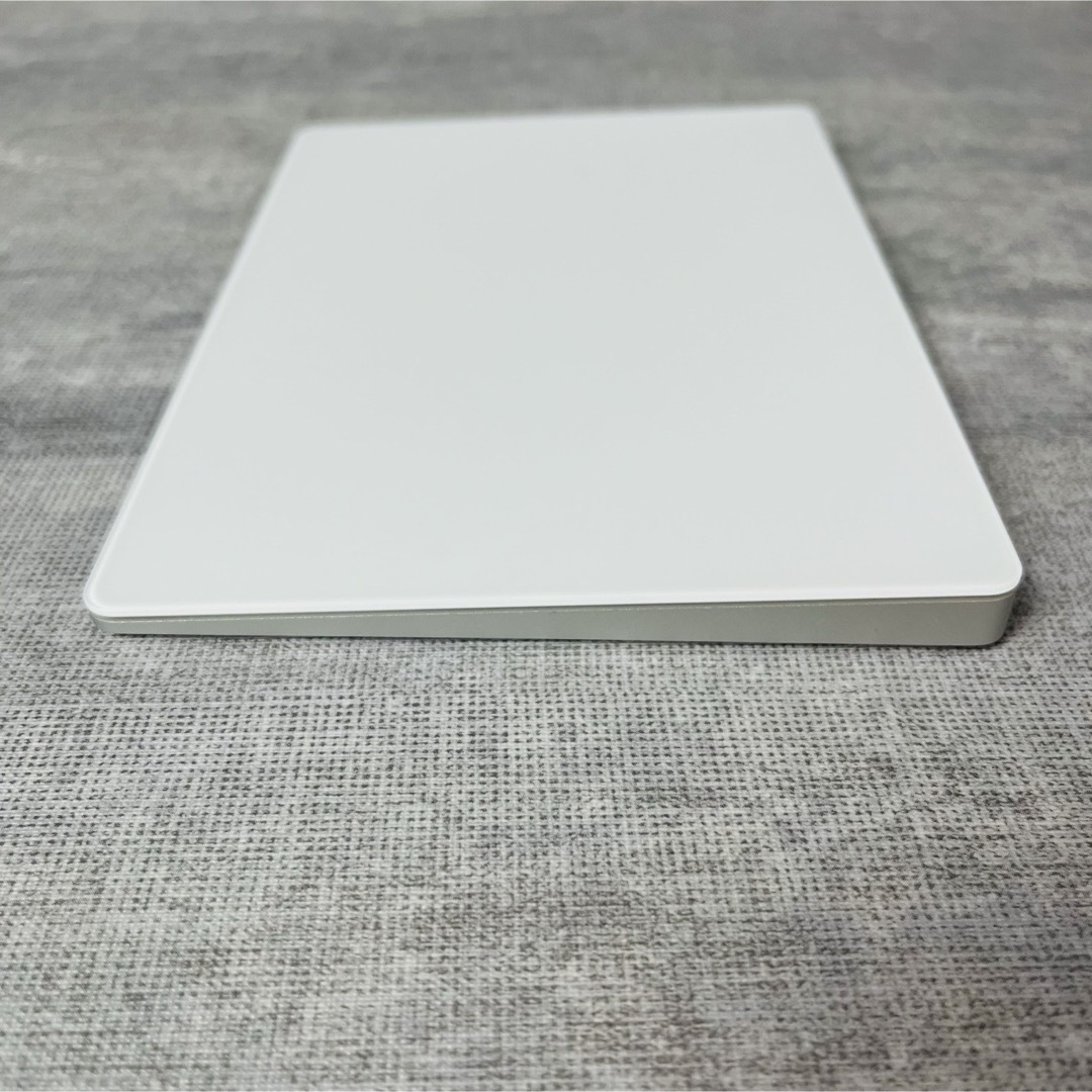 Apple(アップル)のApple Magic Trackpad2 A1535 マジックトラックパッド2 スマホ/家電/カメラのPC/タブレット(PC周辺機器)の商品写真