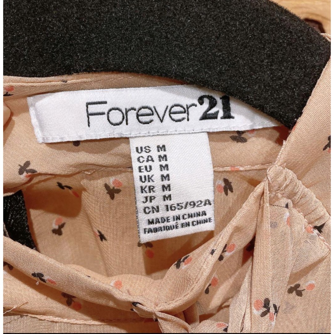 FOREVER 21(フォーエバートゥエンティーワン)のFOEVER21  トップス レディースのトップス(カットソー(半袖/袖なし))の商品写真