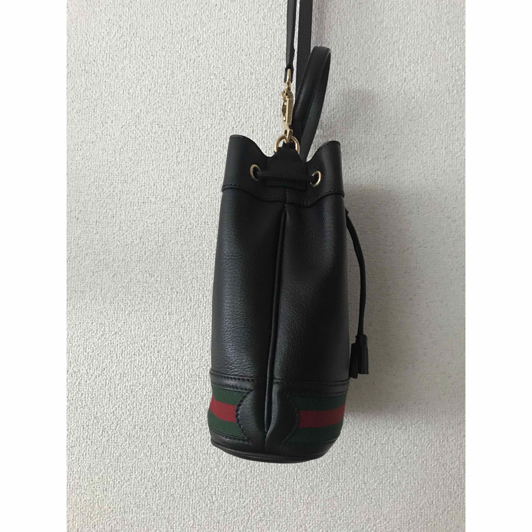 Gucci(グッチ)のGUCCI  スモールバケットバッグ　未使用 レディースのバッグ(ハンドバッグ)の商品写真