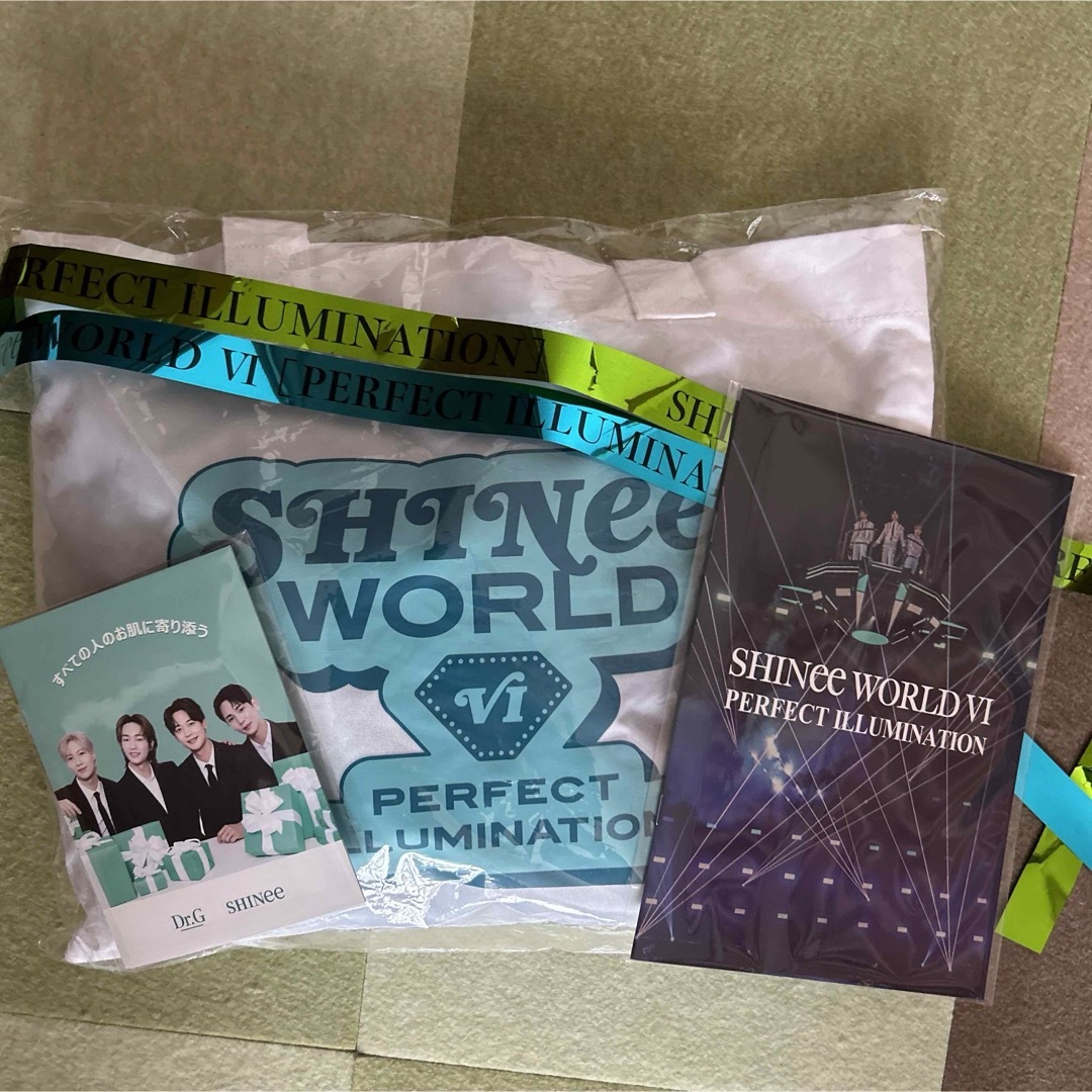 SHINee(シャイニー)の【未開封】SHINee アプグレ特典フォトブック付き エンタメ/ホビーのCD(K-POP/アジア)の商品写真