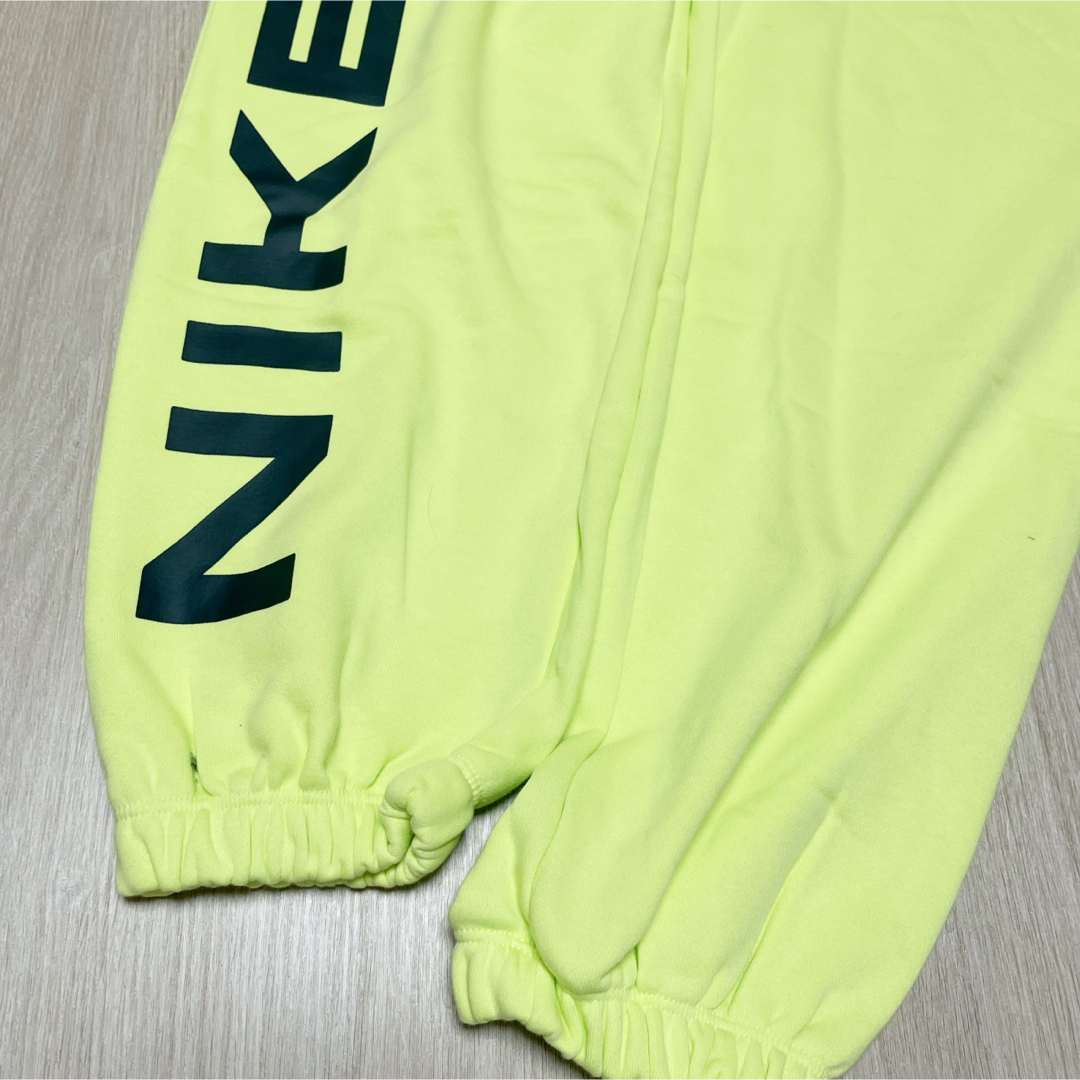 NIKE(ナイキ)の新品★定価10230円★NIKE★ロングパンツ★オーバーパンツ★XLサイズ レディースのパンツ(その他)の商品写真