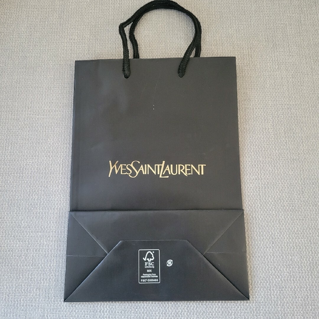 Yves Saint Laurent(イヴサンローラン)のイブサンローラン　イヴ・サンローラン　紙袋　ショッパー　ショップ袋　ブランド袋 レディースのバッグ(ショップ袋)の商品写真