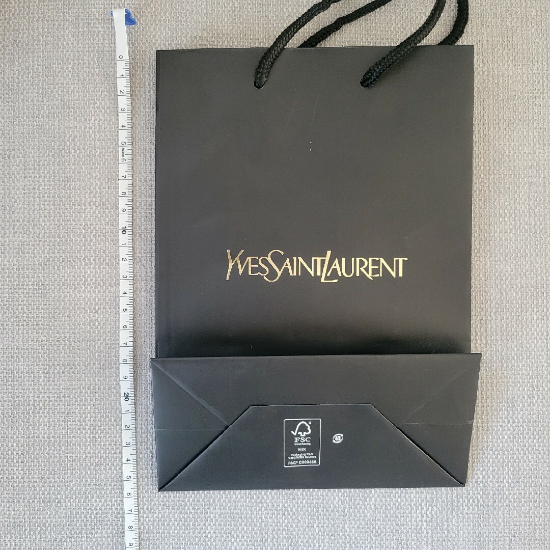 Yves Saint Laurent(イヴサンローラン)のイブサンローラン　イヴ・サンローラン　紙袋　ショッパー　ショップ袋　ブランド袋 レディースのバッグ(ショップ袋)の商品写真