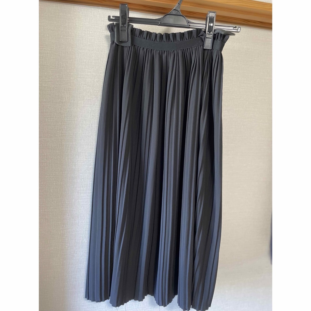 UNIQLO(ユニクロ)のユニクロ　スカート　黒 レディースのスカート(ひざ丈スカート)の商品写真