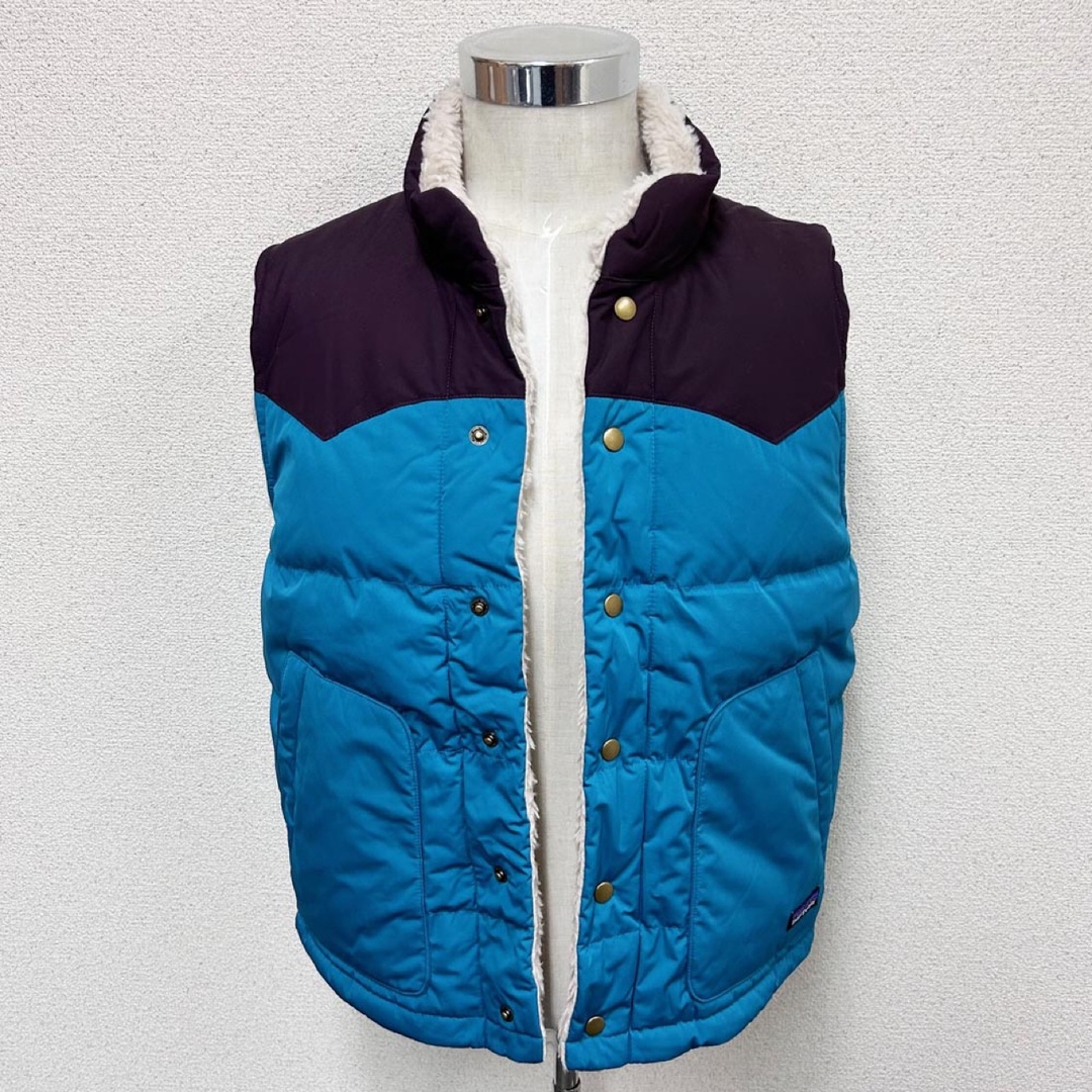 patagonia(パタゴニア)の新品 パタゴニア メンズ リバーシブル ビビーダウンベスト ブルー XLサイズ メンズのジャケット/アウター(ダウンベスト)の商品写真
