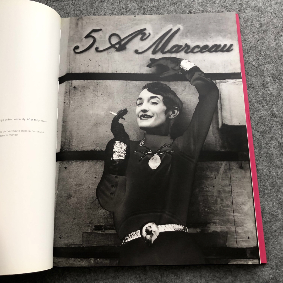 Yves Saint Laurent(イヴサンローラン)のイヴ・サンローラン 40周年記念 作品集「Yves Saint Laurent」 エンタメ/ホビーの本(洋書)の商品写真