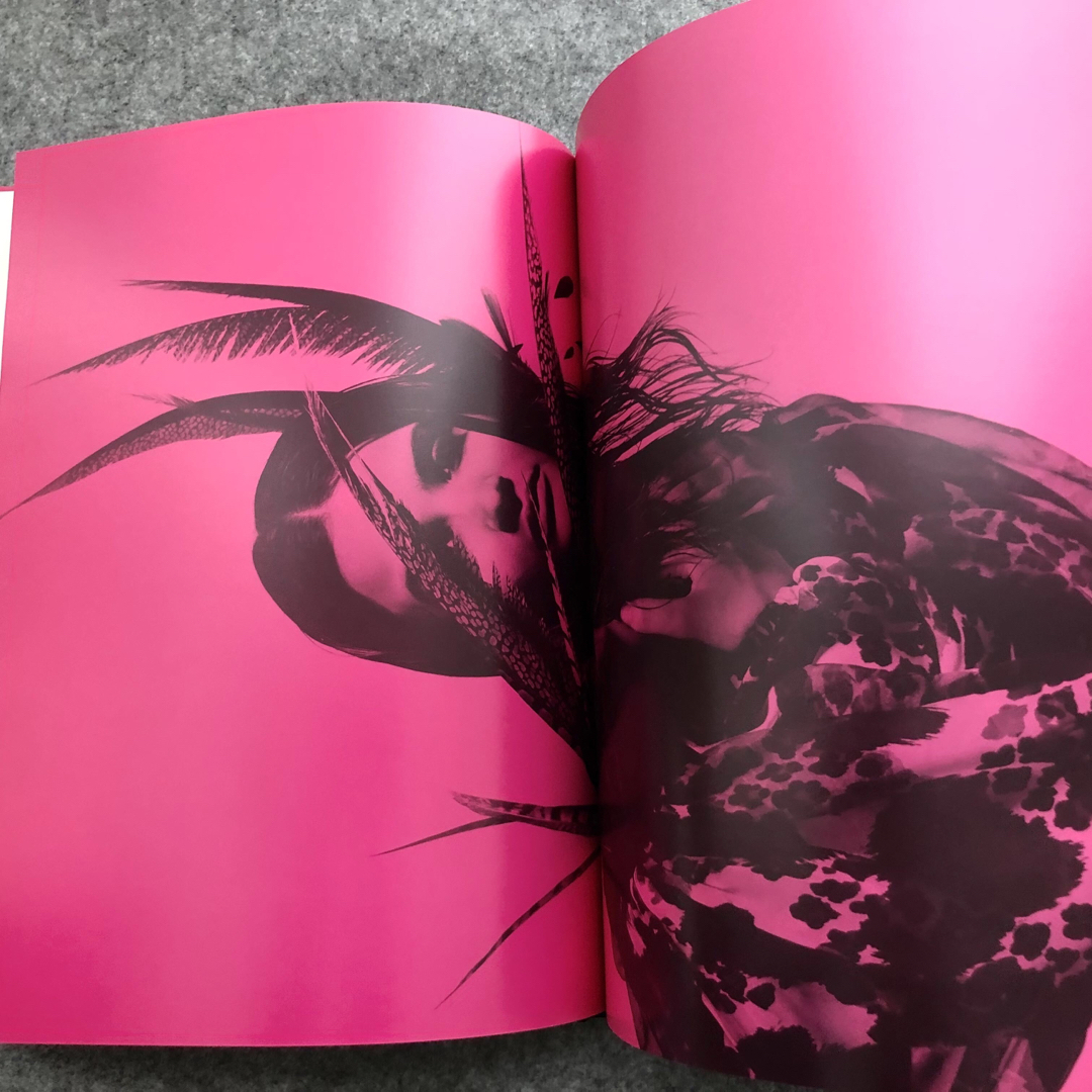 イヴ・サンローラン 40周年記念 作品集「Yves Saint Laurent」 イヴ・サンローラン 40周年記念 作品集「Yves Saint Laurent」