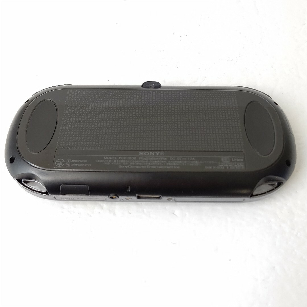 PlayStation Vita(プレイステーションヴィータ)のSONY　PSvita pch1100 クリスタルブラック　画面極美品　ゲーム機 エンタメ/ホビーのゲームソフト/ゲーム機本体(携帯用ゲーム機本体)の商品写真