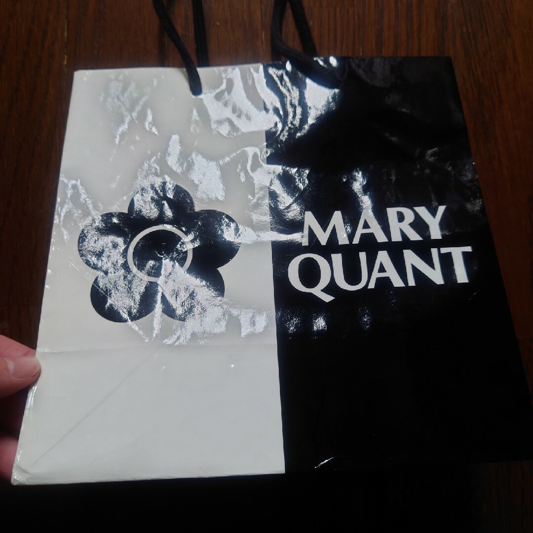 MARY QUANT(マリークワント)のマリークワント　ショッパー　紙袋 レディースのバッグ(ショップ袋)の商品写真