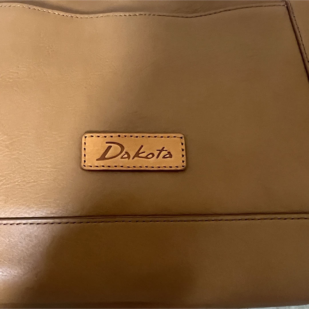 Dakota(ダコタ)の【未使用級】Dakota ダコタ　ブラウン　トートバッグ　肩掛けA4可 レディースのバッグ(トートバッグ)の商品写真