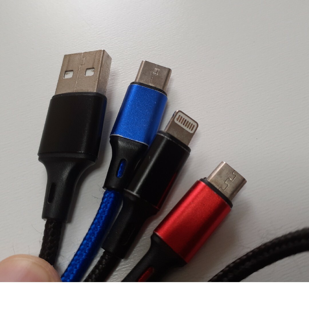 3in1　USB充電ケーブル　2m スマホ/家電/カメラのスマートフォン/携帯電話(バッテリー/充電器)の商品写真