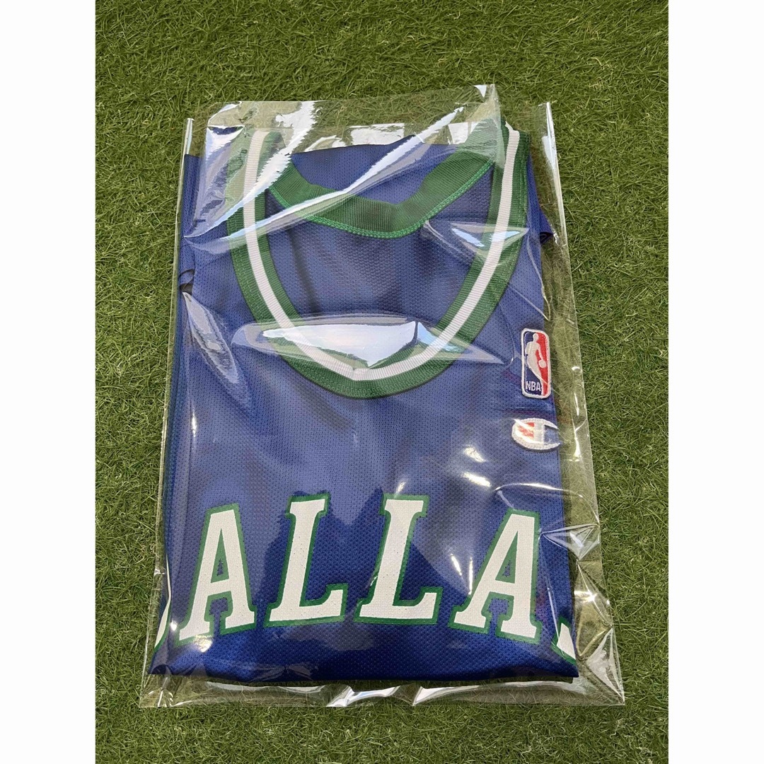 Champion(チャンピオン)の新品 DALLAS MAVERICKS ダラス・マーベリックス　チャンピオン  スポーツ/アウトドアのスポーツ/アウトドア その他(バスケットボール)の商品写真