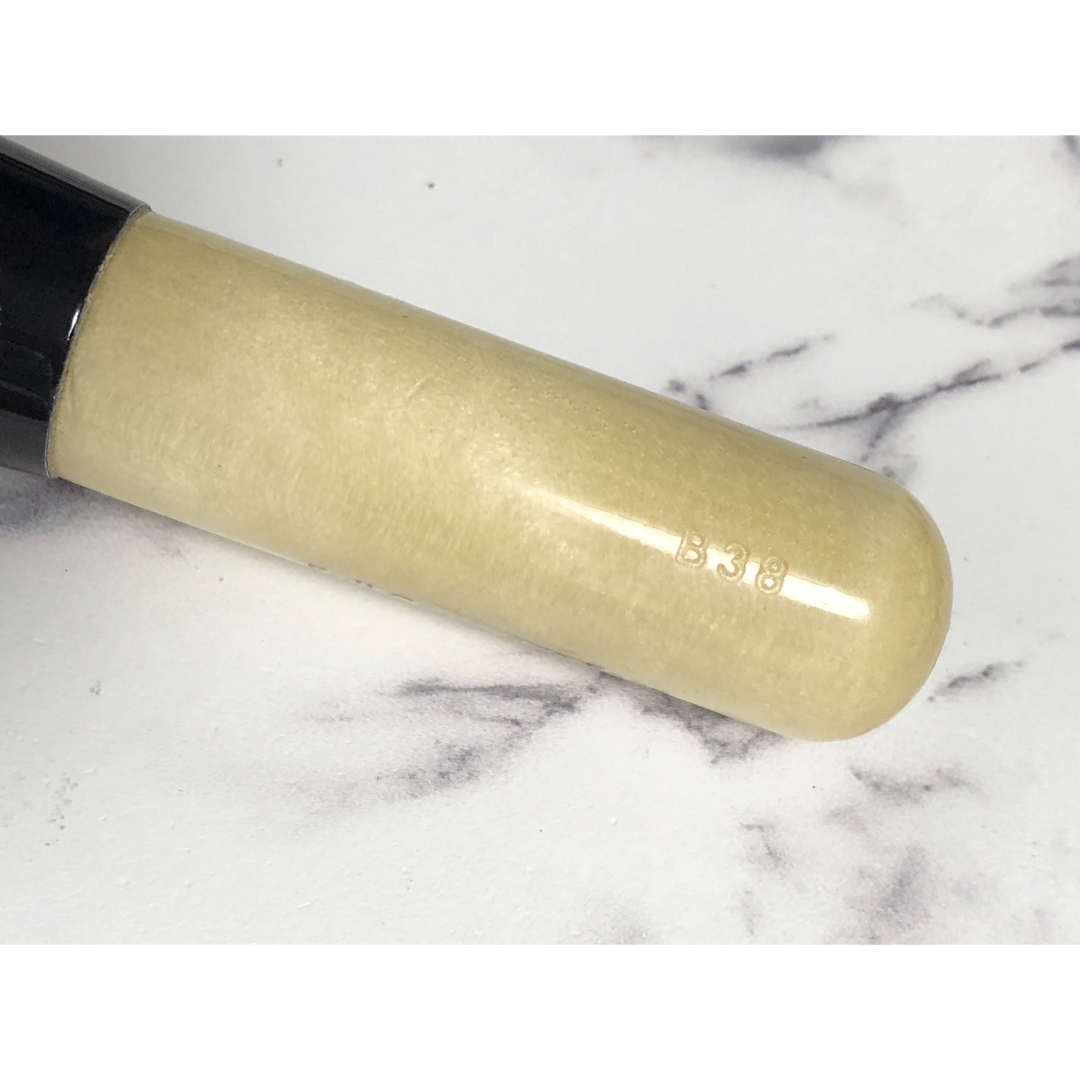 BOBBI BROWN(ボビイブラウン)のFULL COVERAGE FACE BRUSH フルカバレッジ フェイスブラシ コスメ/美容のメイク道具/ケアグッズ(ブラシ・チップ)の商品写真