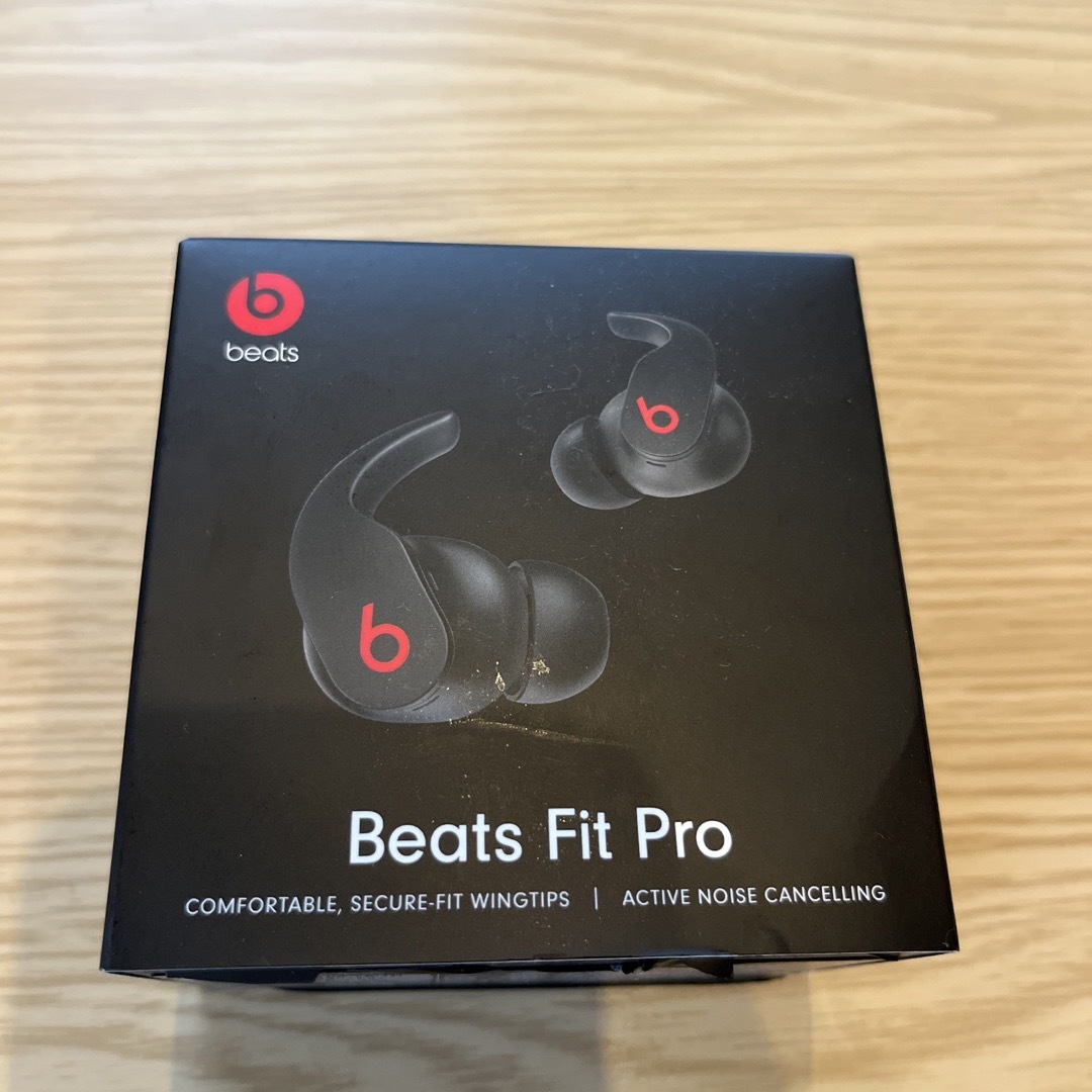 Beats(ビーツ)の【美品】Beats Fit Pro ワイヤレスノイズキャンセリングイヤフォン/ スマホ/家電/カメラのオーディオ機器(ヘッドフォン/イヤフォン)の商品写真