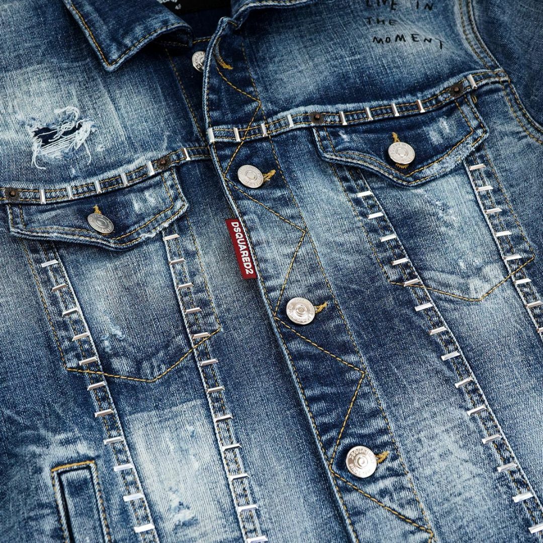 DSQUARED2(ディースクエアード)のDSQUARED2 ディースクエアード デニムジャケット S74AM1356 S30664 STAPLED MEDIUM STAPLED CLEAN WASH DAN JEAN メンズ ブルー サイズ48/M メンズのジャケット/アウター(Gジャン/デニムジャケット)の商品写真