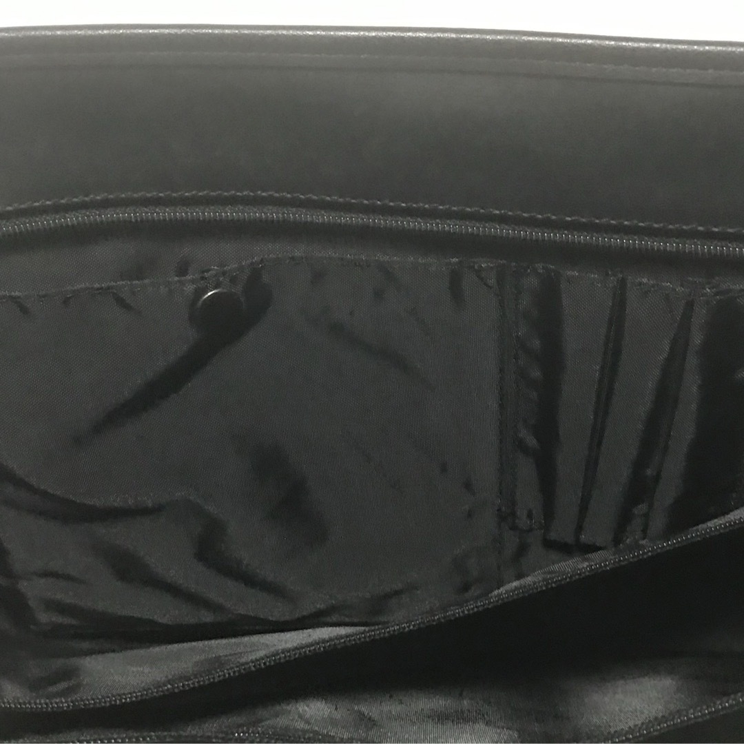 COMME CA ISM(コムサイズム)のコムサイズム　レザーバッグ　ビジネスバッグ　2WAY 黒　ブラック　B4　大容量 メンズのバッグ(ビジネスバッグ)の商品写真