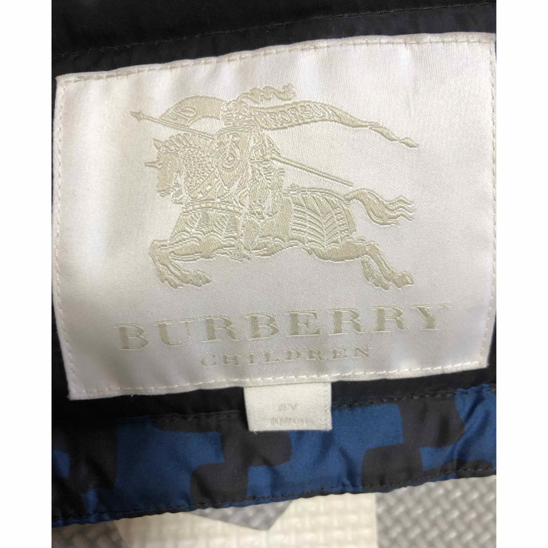 BURBERRY(バーバリー)のBURBERRY バーバリー 子供 キッズ ダウン 4Y 110cm キッズ/ベビー/マタニティのキッズ服男の子用(90cm~)(ジャケット/上着)の商品写真