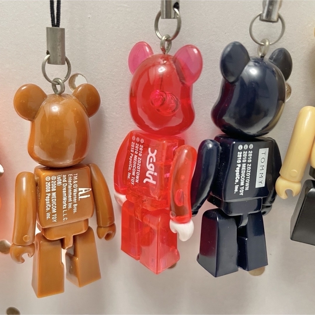 BE@RBRICK(ベアブリック)のBE@RBRICK ベアブリック　ペプシ　エイプ　キーホルダー　フィギュア　レア エンタメ/ホビーのおもちゃ/ぬいぐるみ(キャラクターグッズ)の商品写真