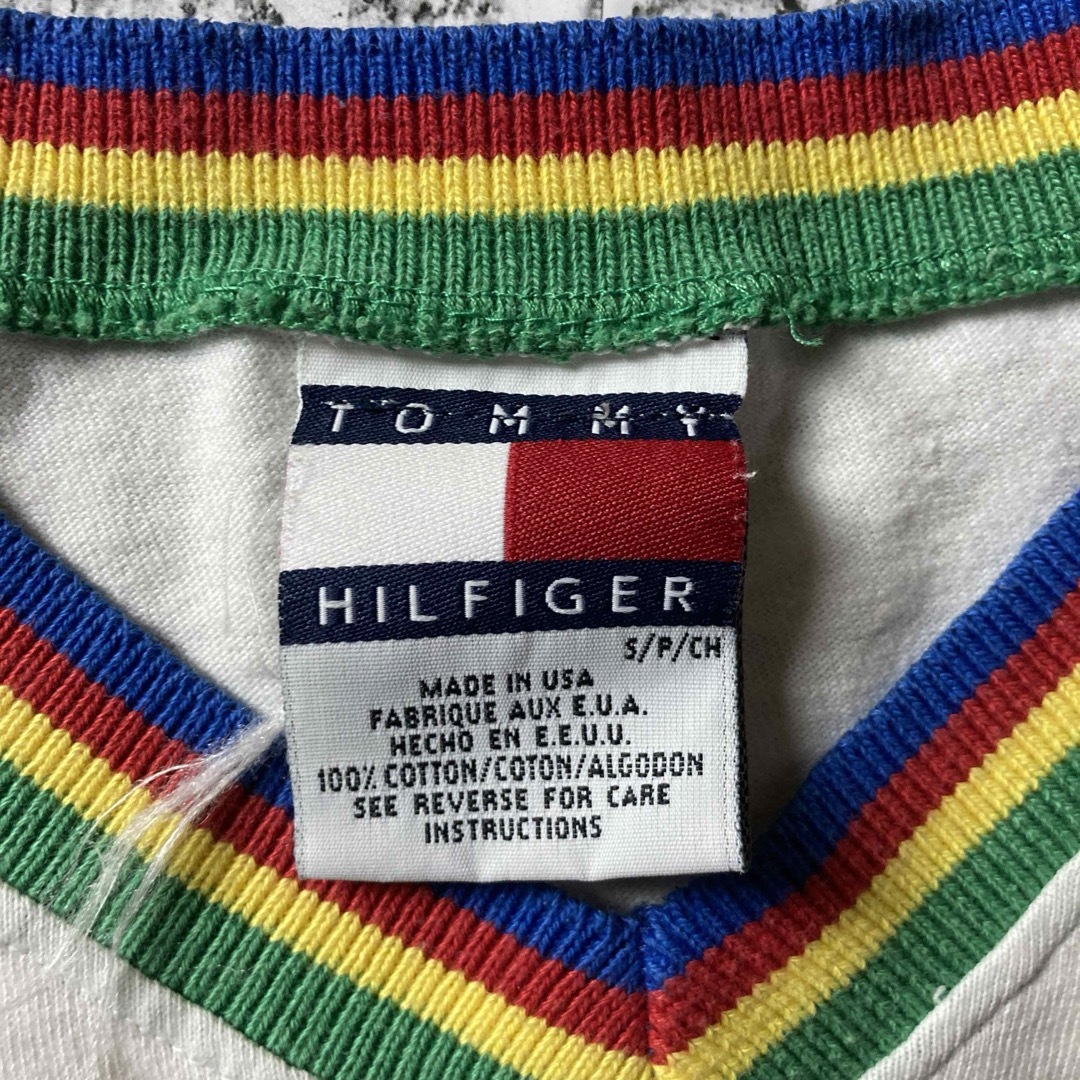 TOMMY HILFIGER(トミーヒルフィガー)の【90sUSA製】トミーヒルフィガー Vネック　ビンテージTシャツ　グランジ メンズのトップス(Tシャツ/カットソー(半袖/袖なし))の商品写真
