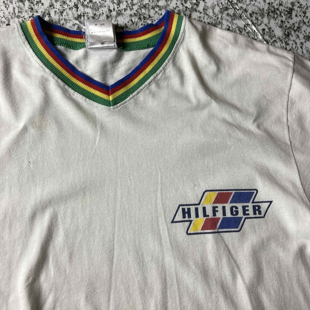 TOMMY HILFIGER(トミーヒルフィガー)の【90sUSA製】トミーヒルフィガー Vネック　ビンテージTシャツ　グランジ メンズのトップス(Tシャツ/カットソー(半袖/袖なし))の商品写真