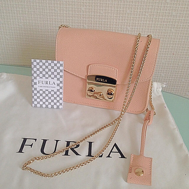 お値下げ！フルラ FURLA メトロポリス ピンク バッグ