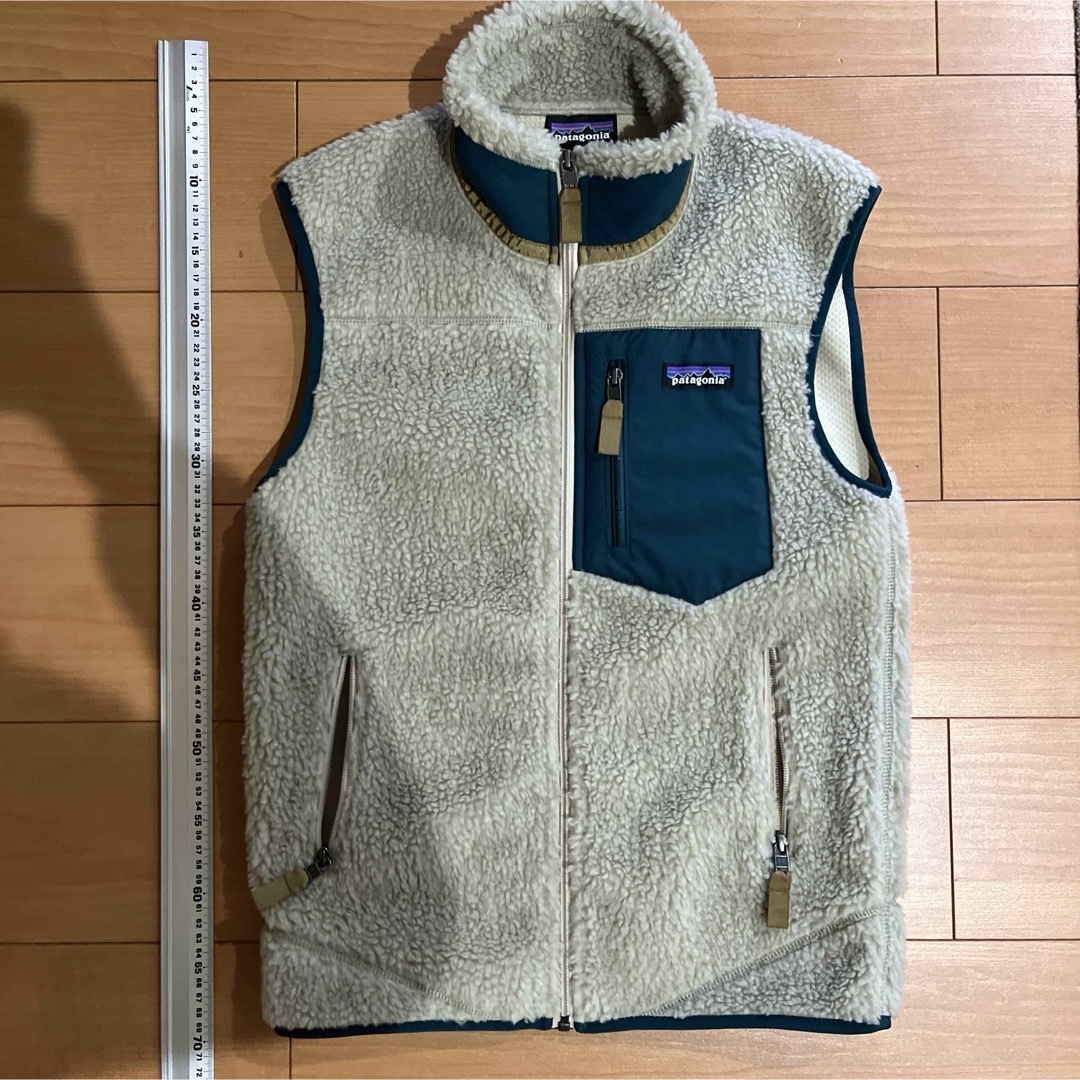 patagonia(パタゴニア)のパタゴニア クラシック レトロX ベスト メンズ グリーン アイボリー xs メンズのトップス(ベスト)の商品写真