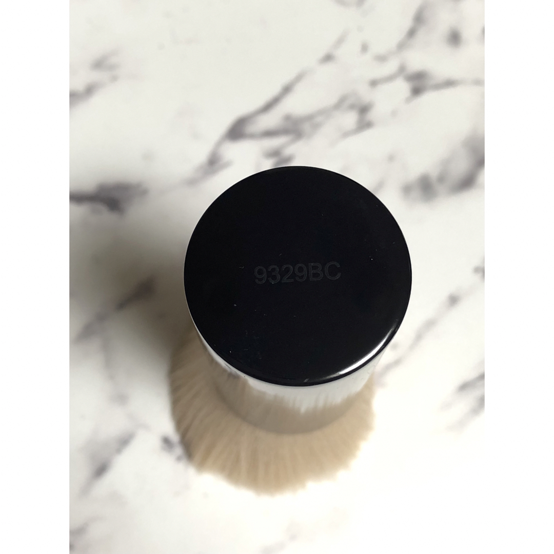 bareMinerals(ベアミネラル)のベアミネラル　ビューティフル フィニッシュ ブラシ コスメ/美容のメイク道具/ケアグッズ(ブラシ・チップ)の商品写真