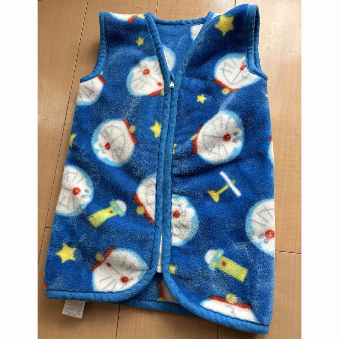 ドラえもんベスト キッズ/ベビー/マタニティのキッズ服男の子用(90cm~)(ジャケット/上着)の商品写真