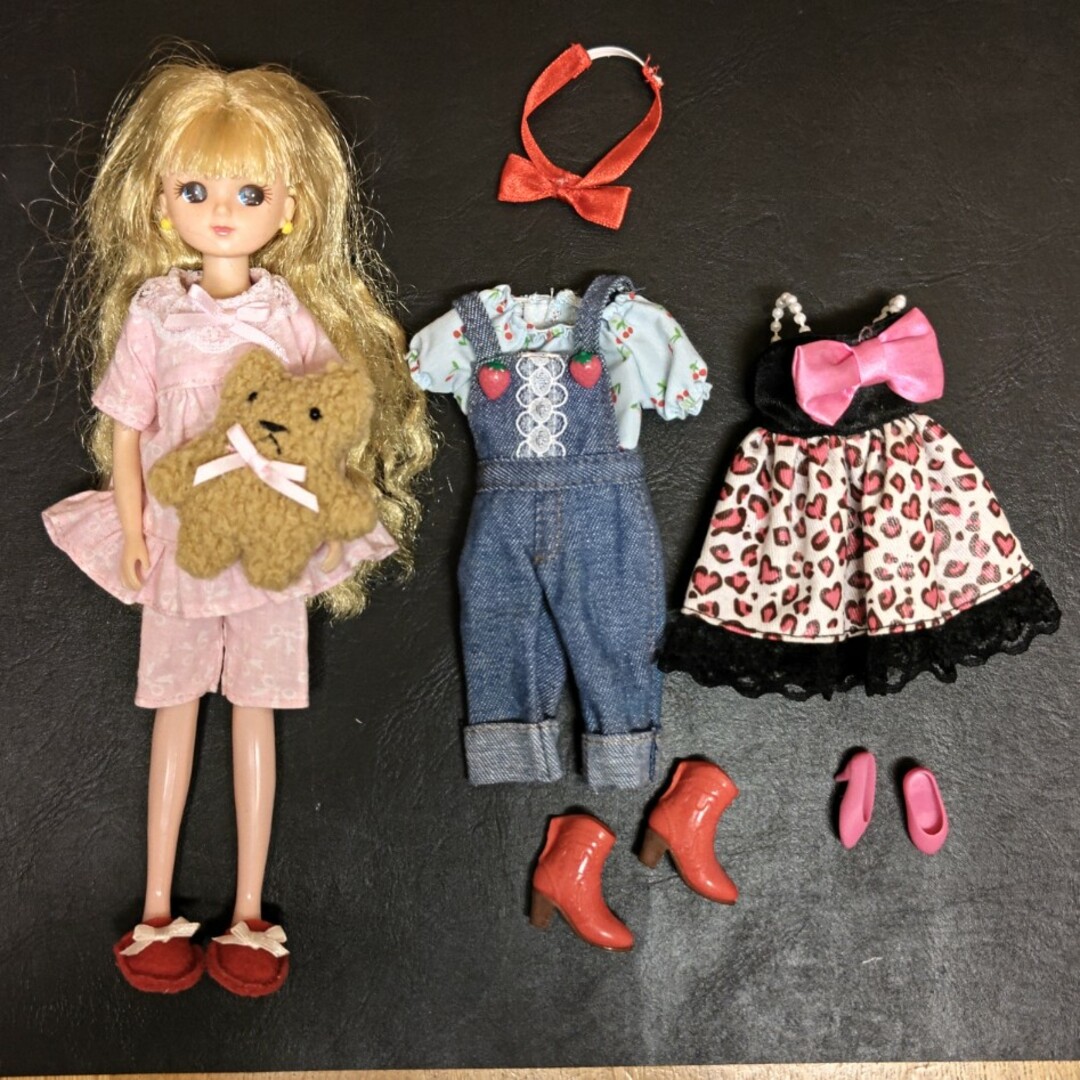 Takara Tomy(タカラトミー)のリカちゃんの服まとめ売り キッズ/ベビー/マタニティのおもちゃ(ぬいぐるみ/人形)の商品写真