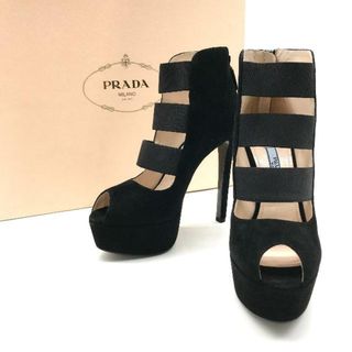 プラダ(PRADA)の美品 PRADA プラダ スエード メタルロゴ ハイヒール ショートブーツ 靴 ブラック a1741(ブーツ)