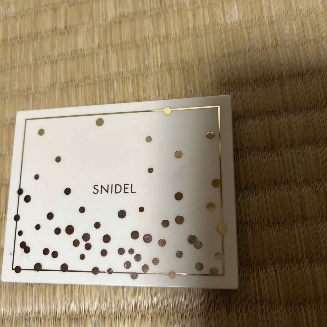 SNIDEL(スナイデル)のSNIDEL アイシャドウパレット コスメ/美容のベースメイク/化粧品(アイシャドウ)の商品写真