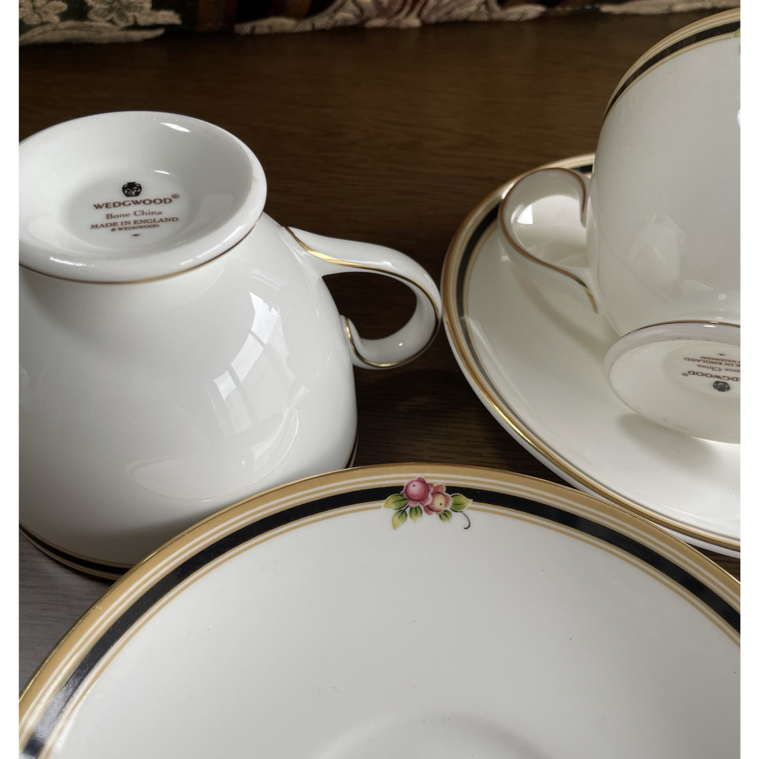 WEDGWOOD(ウェッジウッド)のウェッジウッド クリオ 未使用☆リーシェイプ カップ＆ソーサー ペアセット インテリア/住まい/日用品のキッチン/食器(グラス/カップ)の商品写真