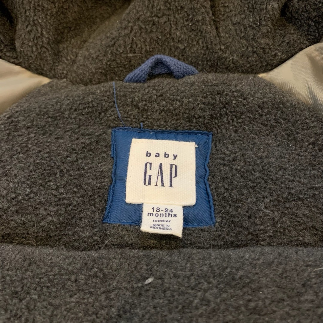 babyGAP(ベビーギャップ)のbaby GAP ダウンジャケット　90 キッズ/ベビー/マタニティのキッズ服男の子用(90cm~)(ジャケット/上着)の商品写真