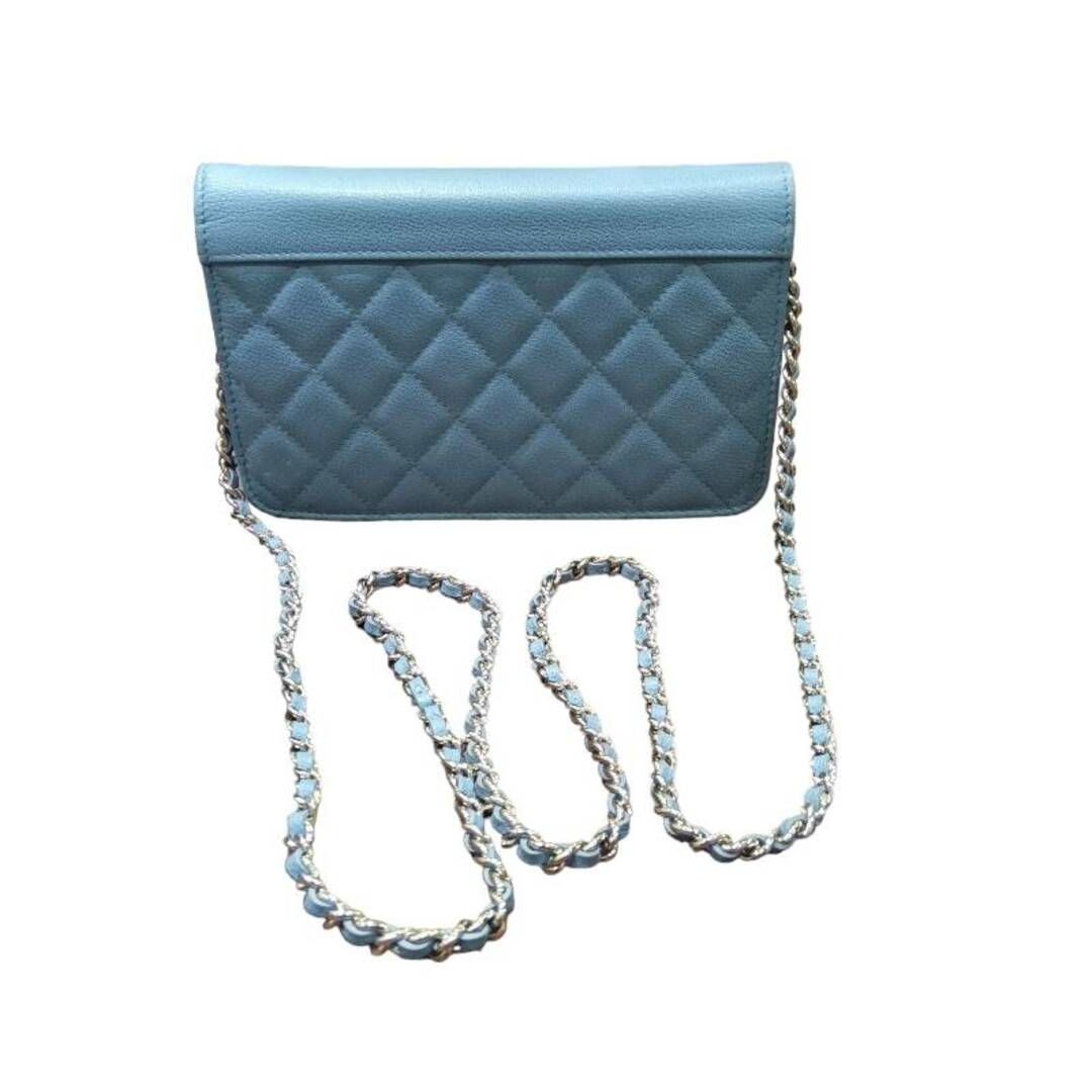 CHANEL(シャネル)の　シャネル CHANEL チェーンウォレット ブルー　シルバー金具 キャビアスキン・カーフスキン レディース ウォレットチェーン レディースのファッション小物(その他)の商品写真