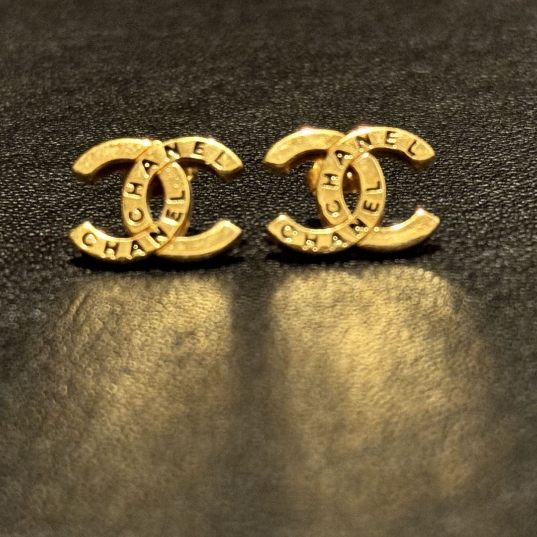 激レア CHANEL ヴィンテージピアス ココ ゴールド 98Pアクセサリー