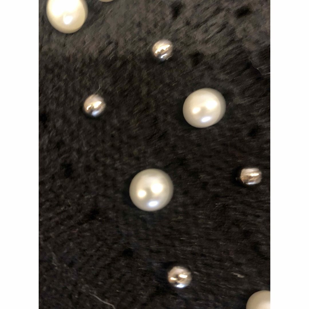 黒いセータービジュー付き レディースのトップス(ニット/セーター)の商品写真