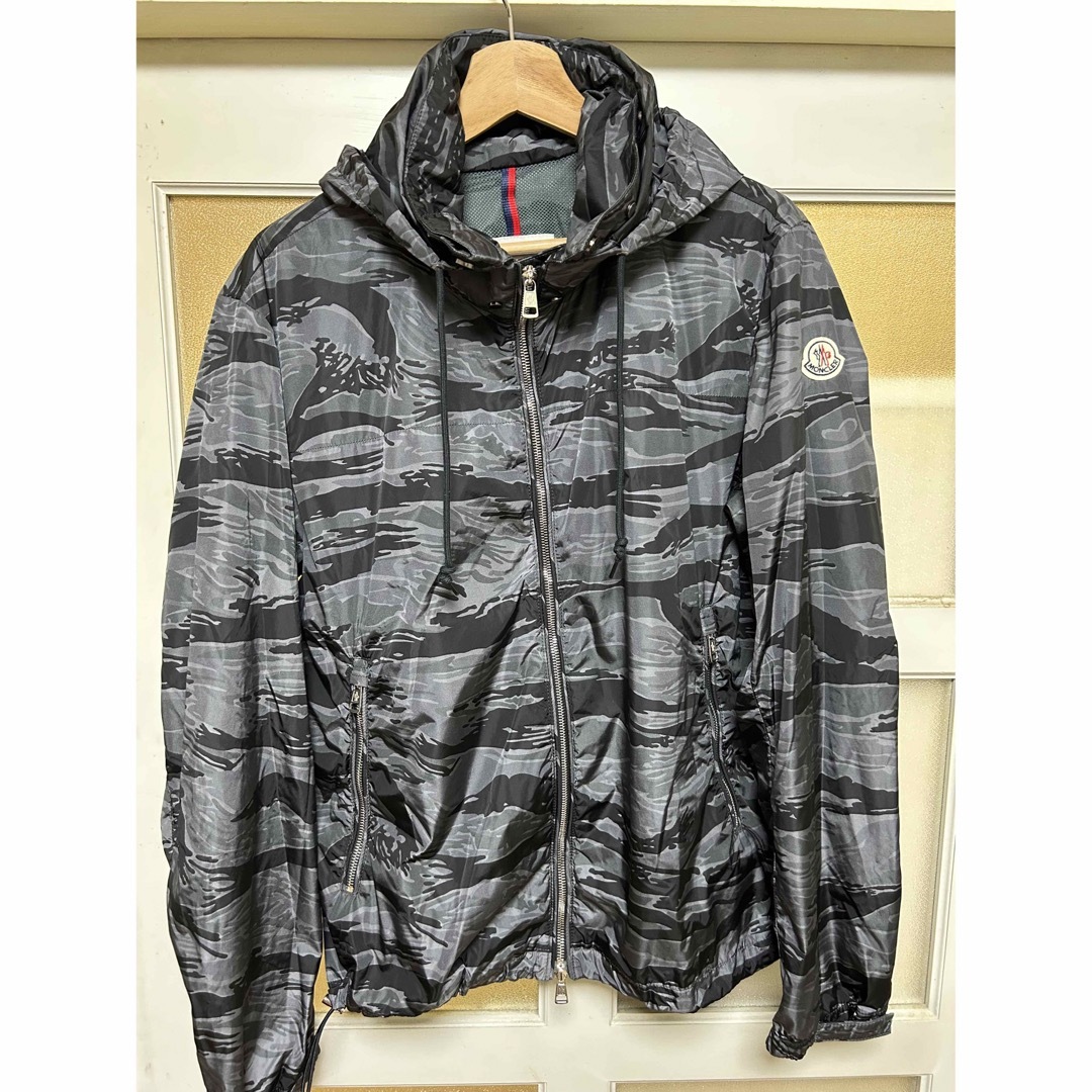 MONCLER(モンクレール)のモンクレール迷彩パーカー メンズのトップス(パーカー)の商品写真