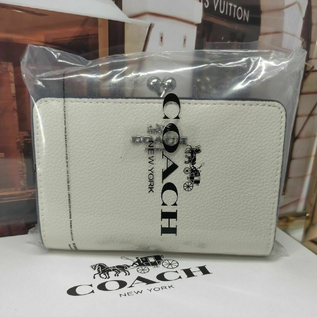 ⏹️未使用⏹️C8337 COACH キスロック ２つ折り財布 ホワイト2