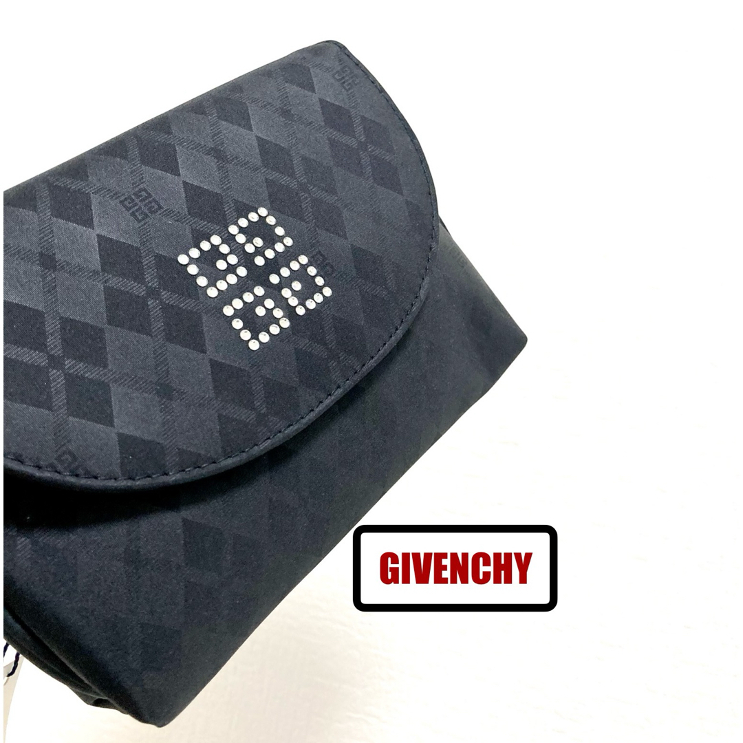 GIVENCHY(ジバンシィ)の新品！ジバンシィ ラインストーンロゴ×モノグラム レディース ポーチ バッグ レディースのファッション小物(ポーチ)の商品写真