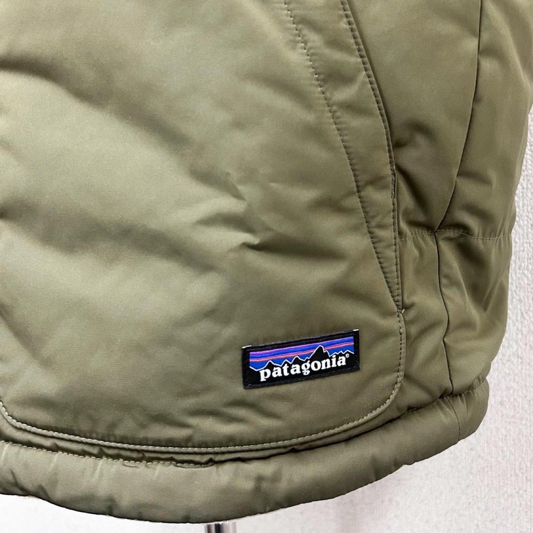 patagonia(パタゴニア)の新品 パタゴニア メンズ リバーシブル ビビーダウンベスト カーキ XLサイズ メンズのジャケット/アウター(ダウンベスト)の商品写真