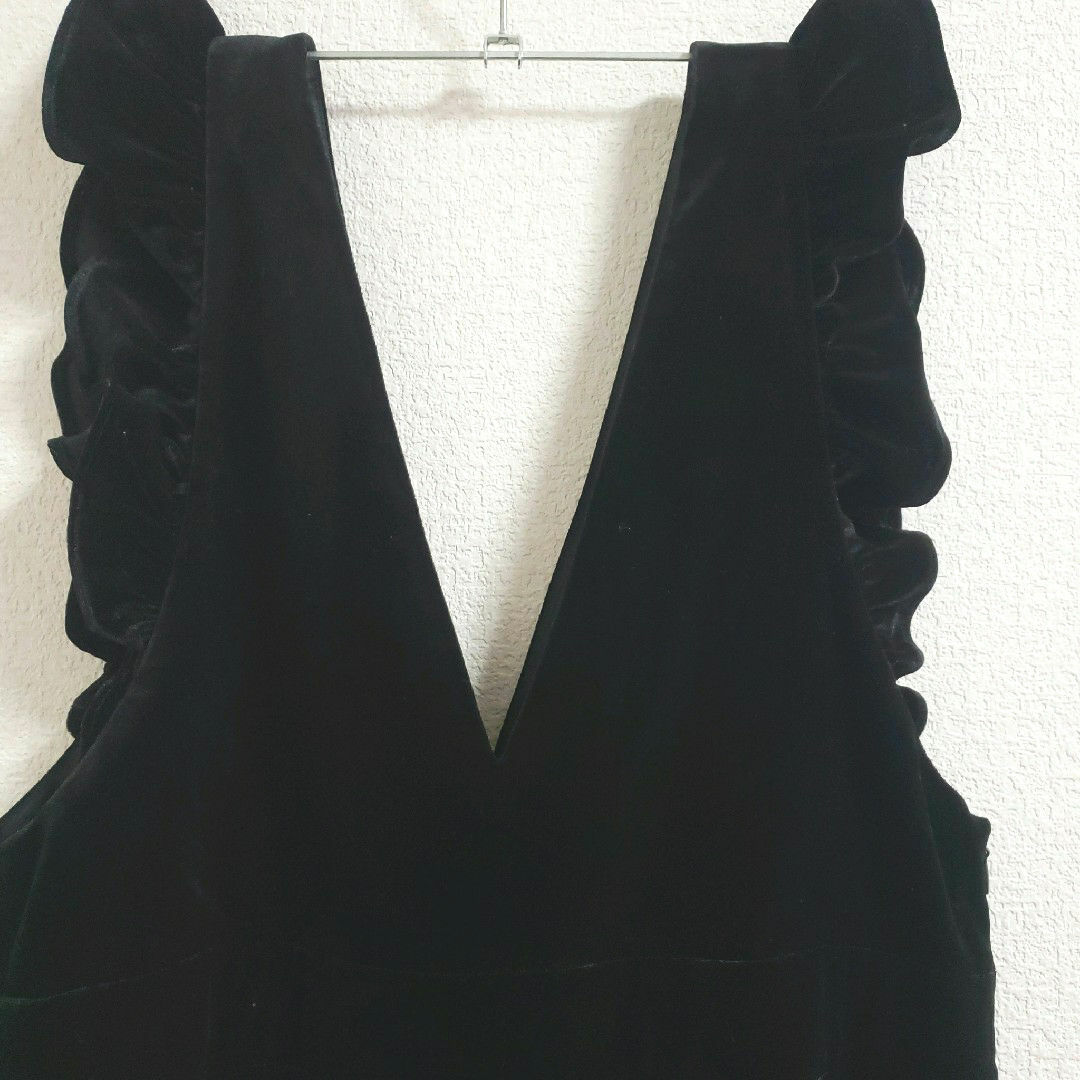 titivate(ティティベイト)のティティベイト ベロアフリルデザインオールインワン ブラック サロペット M レディースのパンツ(オールインワン)の商品写真