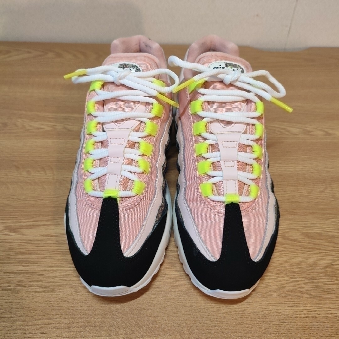 NIKE(ナイキ)の★美品 大人気 NIKE WMNS AIR MAX 95 SE レディースの靴/シューズ(スニーカー)の商品写真