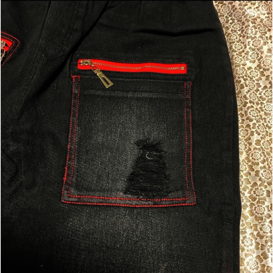 デニムパンツ　ダメージ入り　ファスナー  ワイドパンツ　ブラック　大きいサイズ レディースのパンツ(デニム/ジーンズ)の商品写真